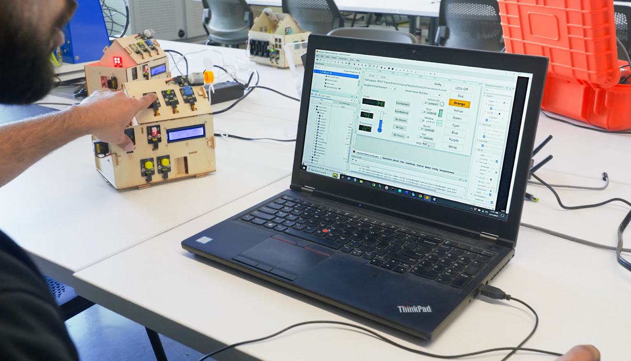 laptop with industry 4.0 project